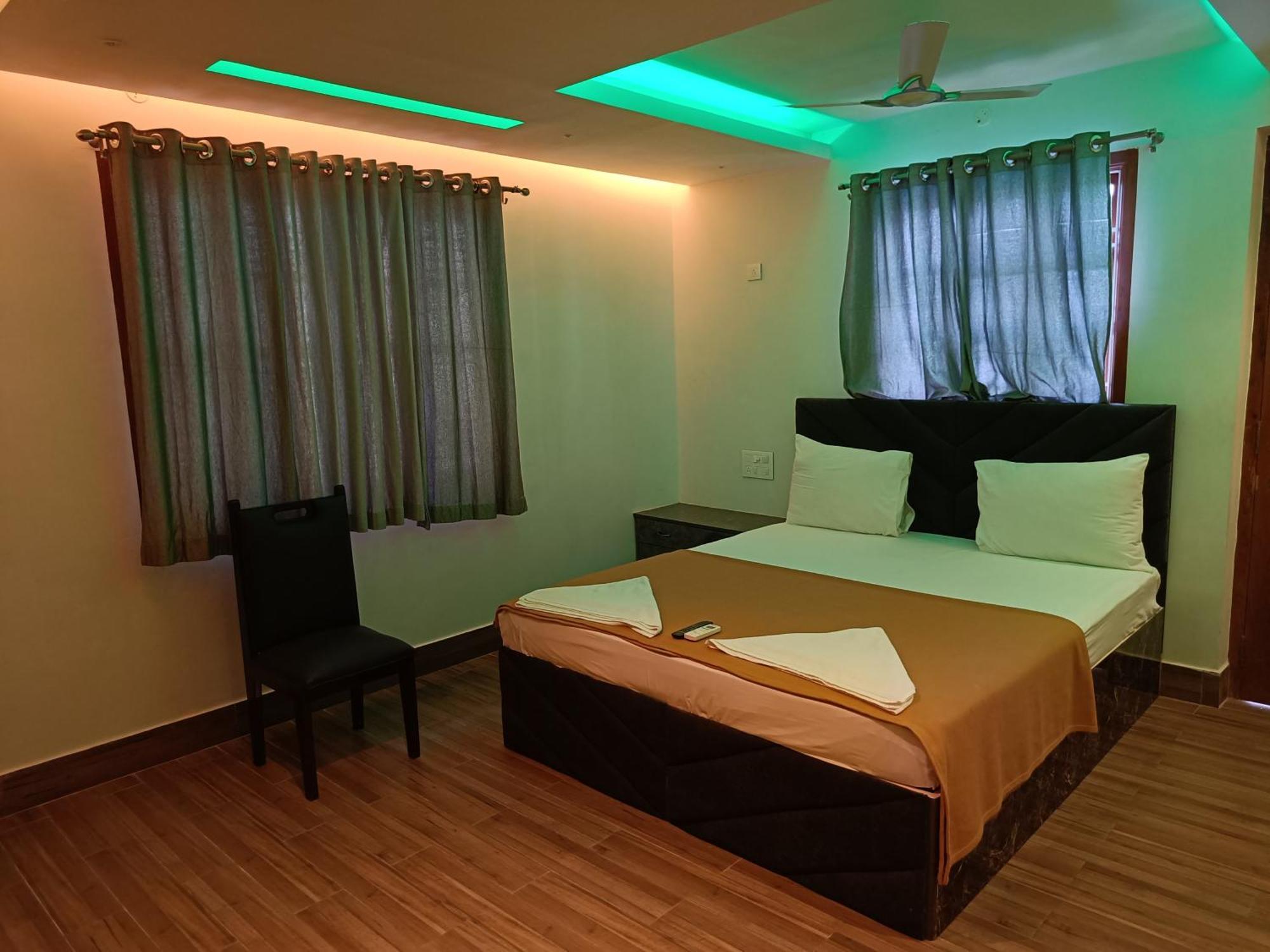 Umino Beach Resort Chennai Exterior photo